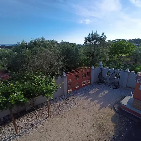 Bed & Breakfast Casa De Artista Figueiro Dos Vinhos